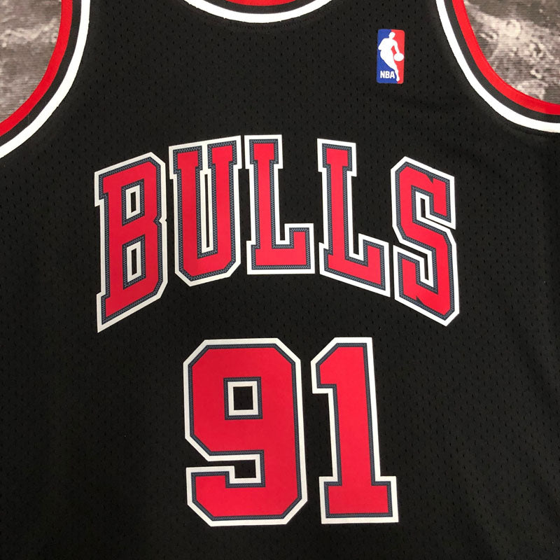 Regata Chicago Bulls Retrô Mitchell & Ness 1997/1998 Dennis Rodman - Preta