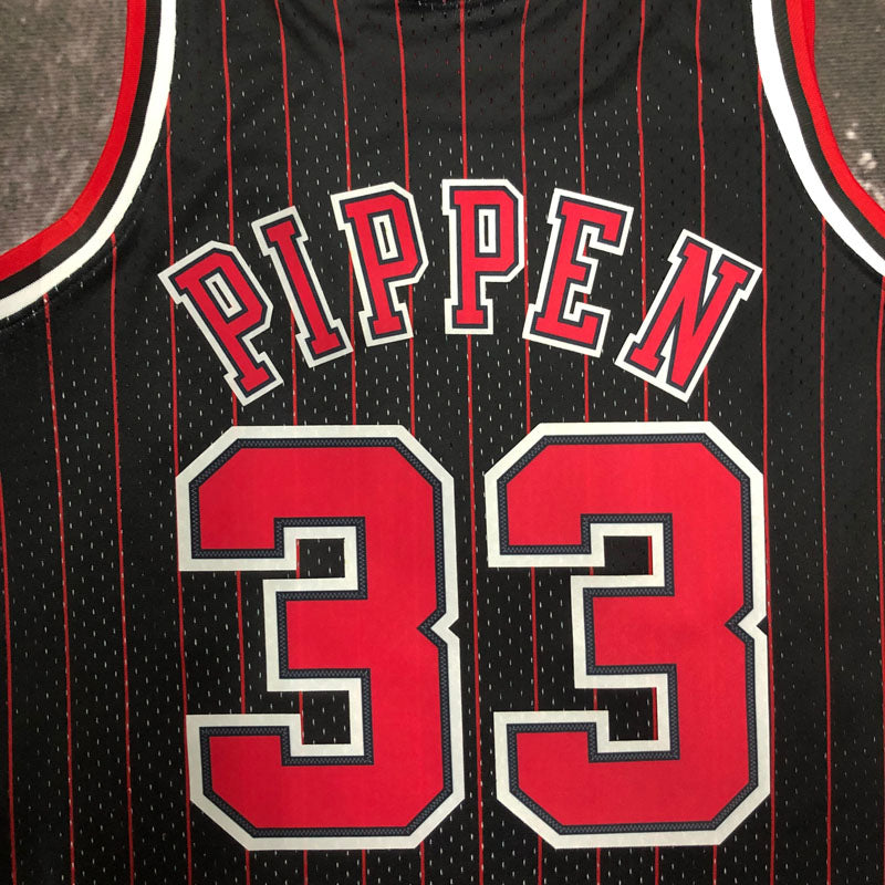 Regata Chicago Bulls Retrô Mitchell & Ness 1995/1996 Scottie Pippen - Preta