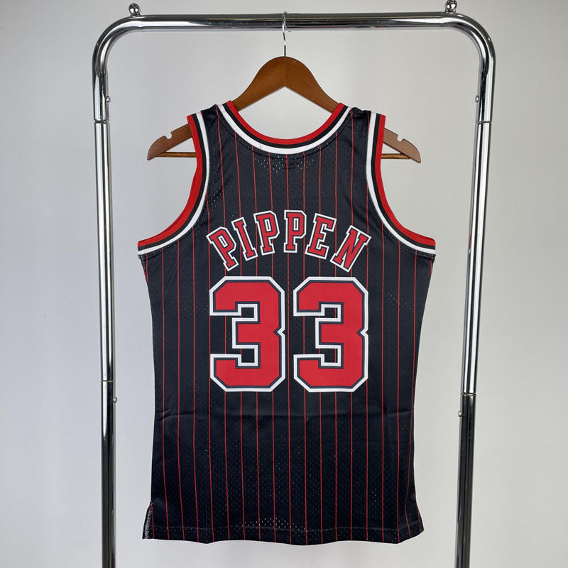 Regata Chicago Bulls Retrô Mitchell & Ness 1995/1996 Michael Jordan - Preta