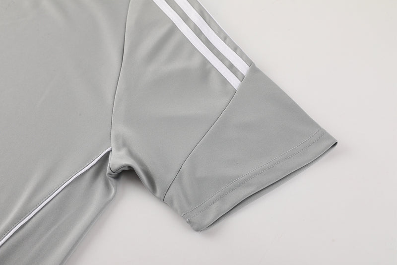 Kit Adidas - Cinza