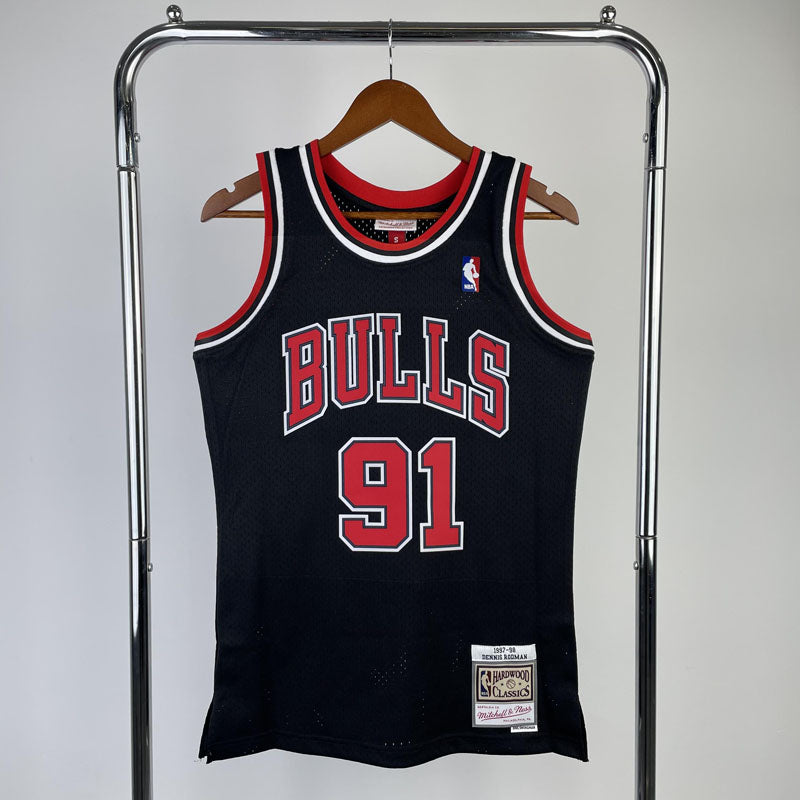 Regata Chicago Bulls Retrô Mitchell & Ness 1997/1998 Dennis Rodman - Preta