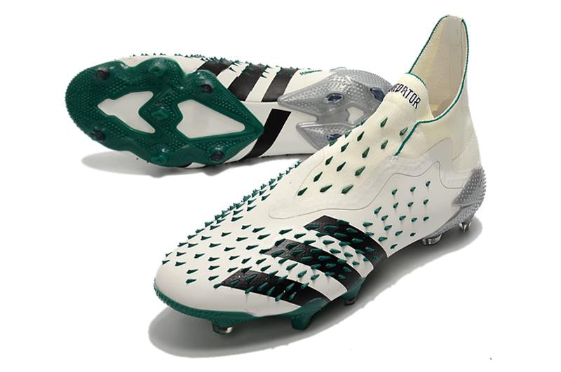 Chuteira adidas Predator Freak+ Campo