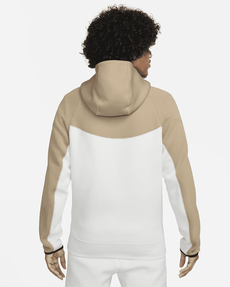 Conjunto Nike Tech Fleece Bege/Branco 2023 (New Season)